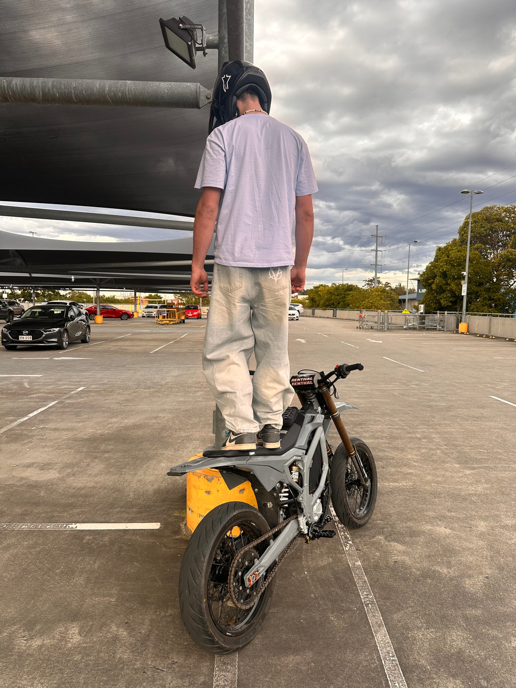 Vent Style Baggy Jeans